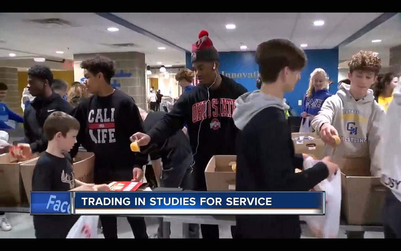 Waukesha high schoolers spend Thanksgiving eve serving community